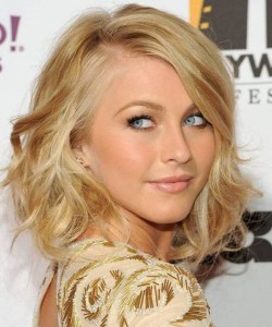Julianne Hough hár